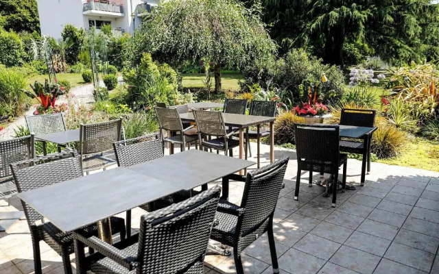 Brit Hotel Le Branhoc