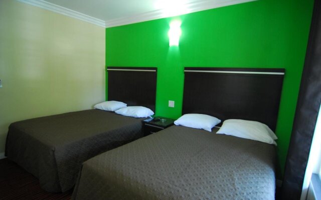 Studio City Inn
