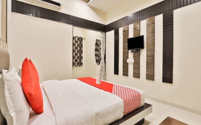 OYO Collection O 11610 Hotel Shreenath