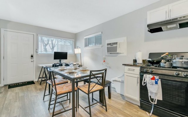 Historic Recently Upgraded Apartment In The Pearl
