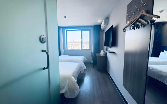 7 Days Premium· Beijing Zhongguancun People's University Suzhou Street Metro Station – Guest Rooms – Beijing