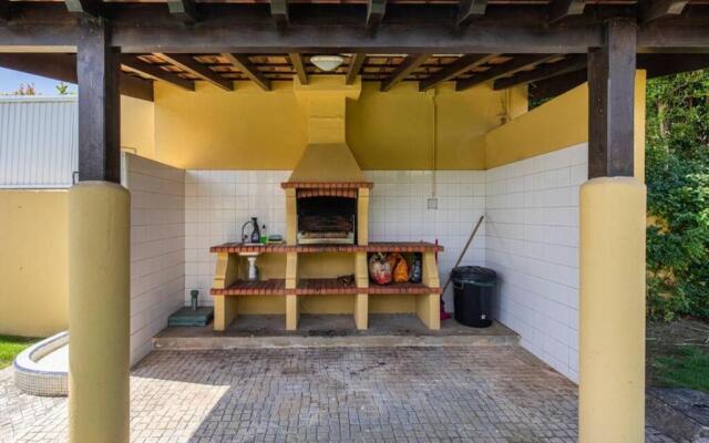 Stunning Apartment w/ Pool