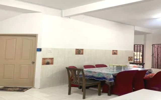 OYO Home 90966 Family Homestay ( Botani Ipoh)