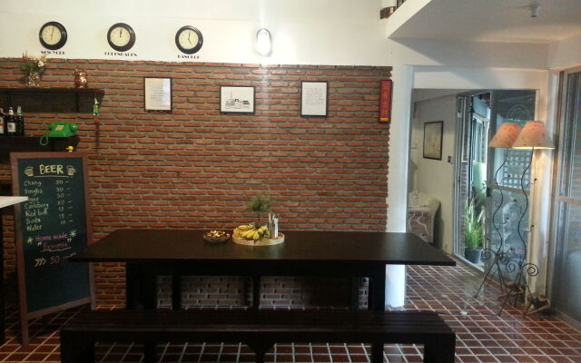 Home16 Hostel 16