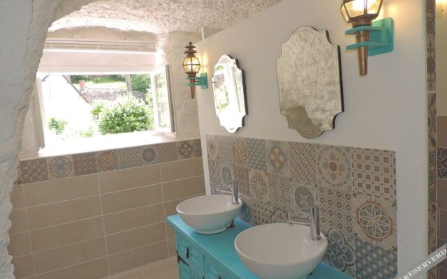 Gîtes troglodytes de la Rochère