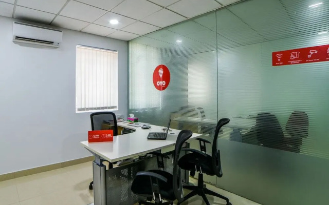 Crown Palace by OYO Rooms