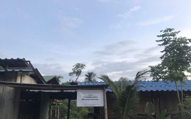 Chiang Dao Wood house Homestay
