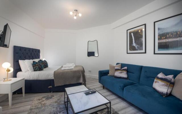 CAPITAL Apartment 4 Chelsea Cloisters