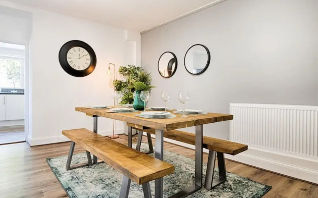 4br-11guests-patio-familyfriendly-citycentre-beach