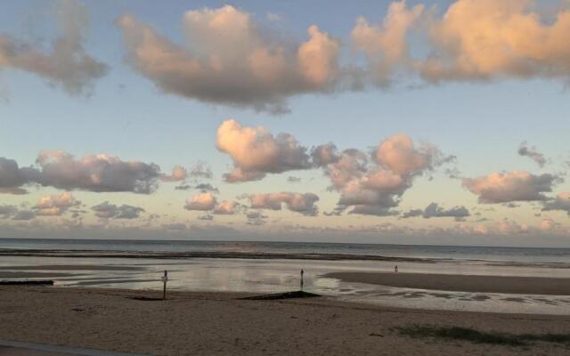 Seashore Hideaway studio