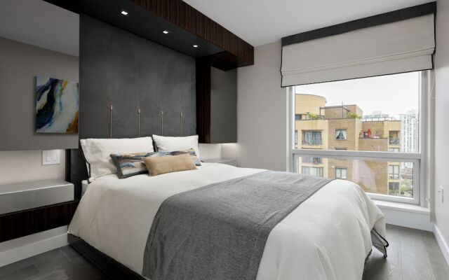 1111 Richards - 1407