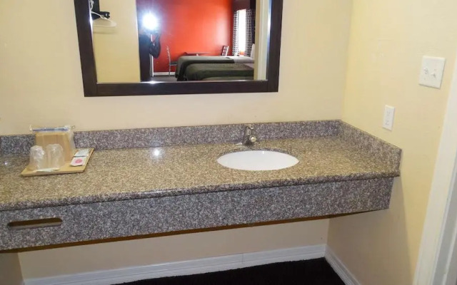 Motel 6 Houston, TX – Willowbrook Mall