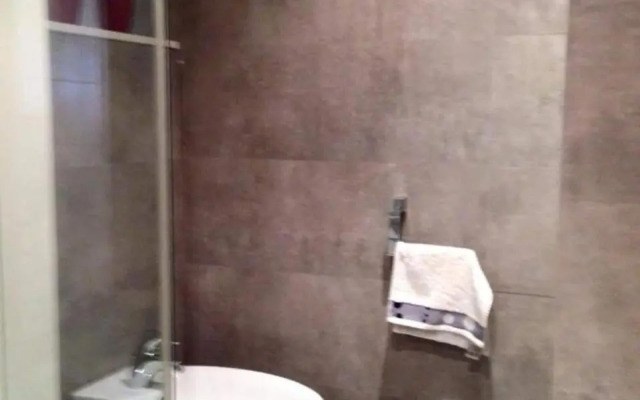 Piso moderno, céntrico y con garaje gratis
