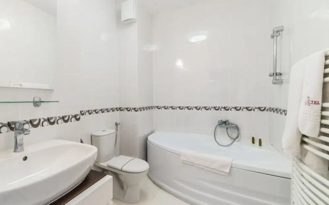 Red Hotel Riviera Suite & Lake