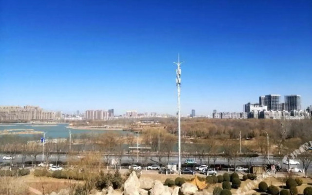 No.99 Holiday Hotel (Yinchuan Baohu Park)