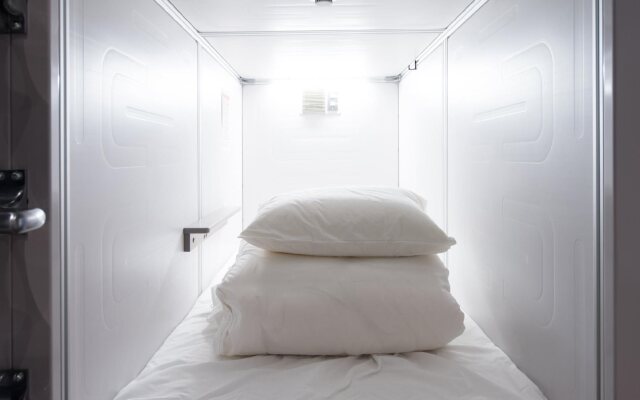 Capsule Hotel Transit Shinjuku