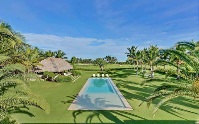 Magnificent 5BR Modern Tropical Villa With Pool