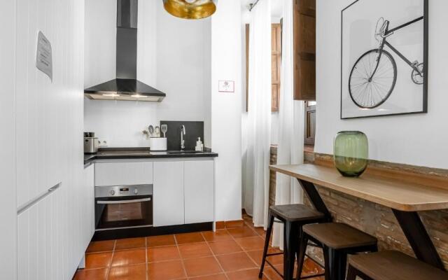 Limehome Granada Calle Sta. Ana