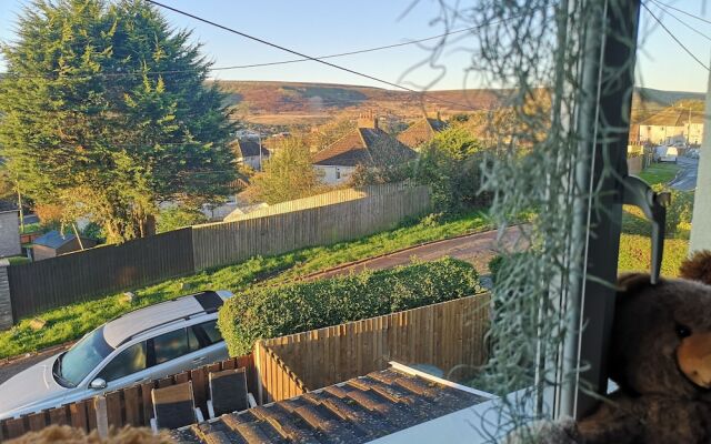 Charming 1-bed Maisonette With Mountain View