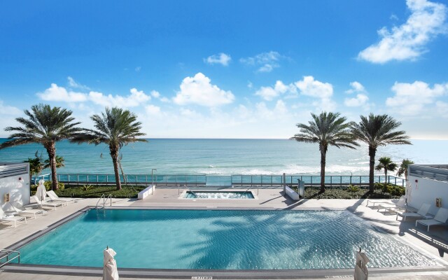 Churchill Suites Monte Carlo Miami Beach