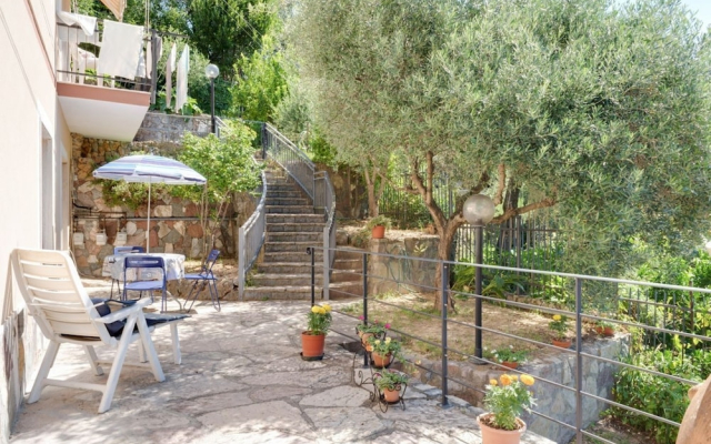 Splendido Appartamento con giardino e 3 posti auto