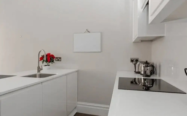 Modern 1BR Period Property in Kensington