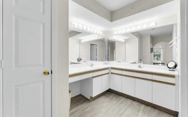 Peaceful 2BR Condo by Golf Course & Pools