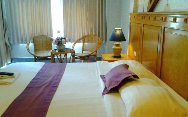 Leng Hotel