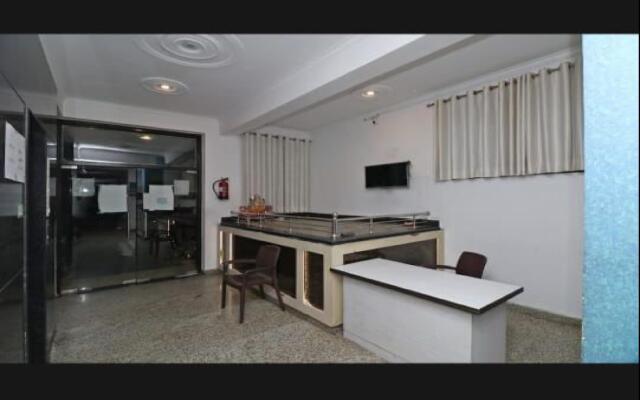OYO 82544 Hotel Rajni Guest House