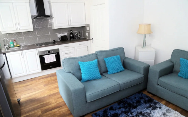 Thornes Road House by Serviced Rooms Ltd