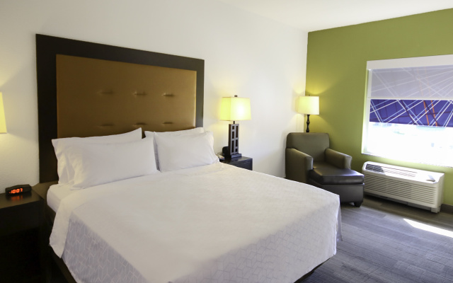 Holiday Inn Express & Suites Ironton by IHG
