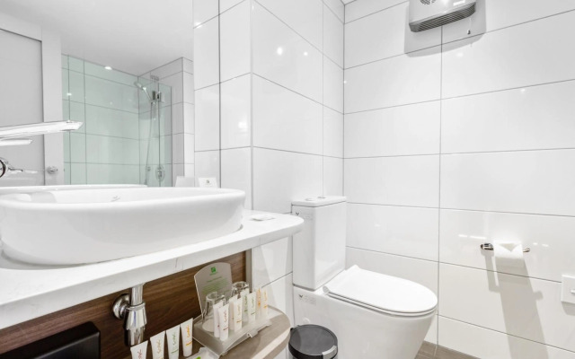 Holiday Inn Queenstown Frankton Road by IHG