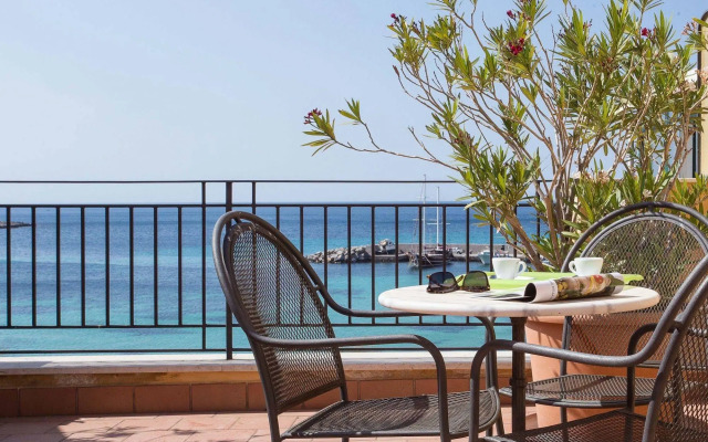 Palermo Mare Holidays