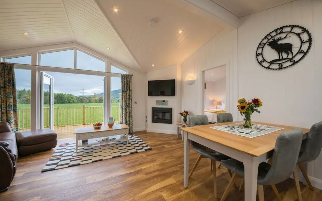 Scenic 2 Bedroom Karelia Lodge
