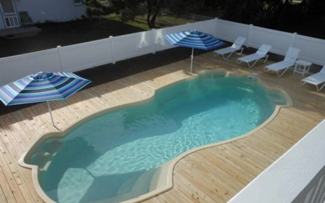 Lifes A Beach 4 Bedroom Home by RedAwning