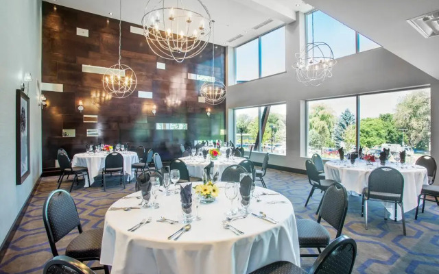Sandman Signature Kamloops Hotel