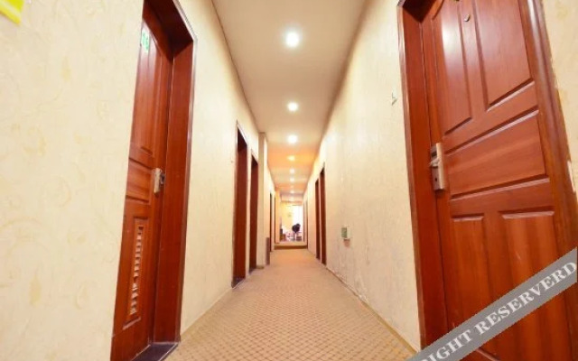 Qujing Hotel