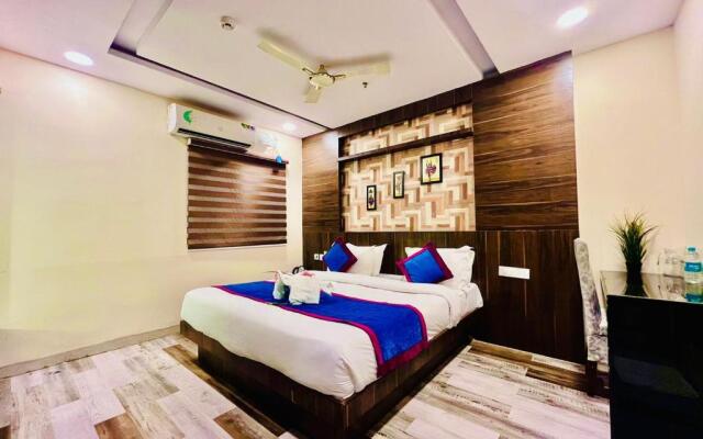 Hotel SM Deccan Park Near Rajiv Gandhi International Airport