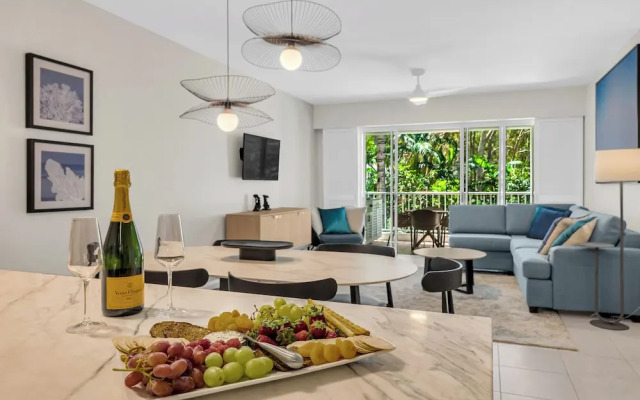 Elysium Private Apartments at The Beach Club