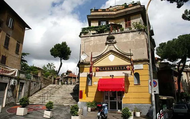 Michelangelo Guest House