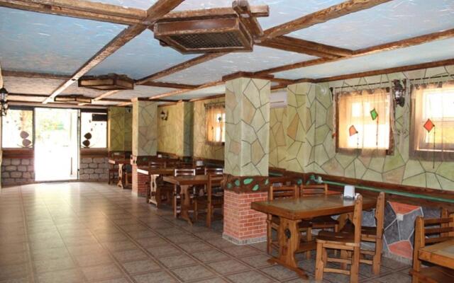 Golden Fleece Hotel