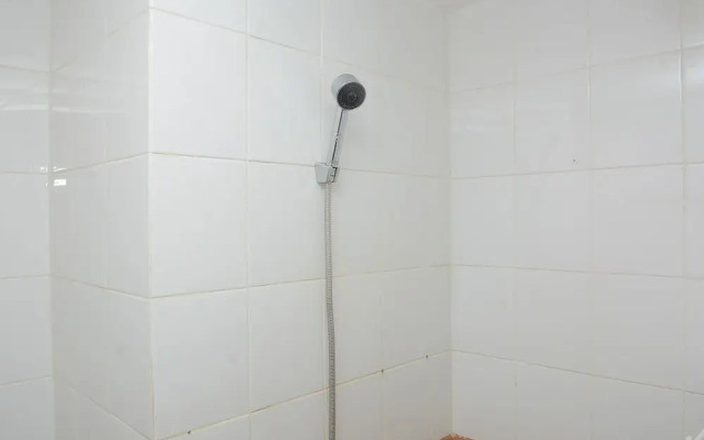 Functional Studio Green Pramuka Apartment near Shopping Center