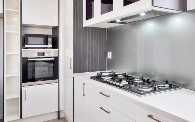 Superb Holiday Home near Airport