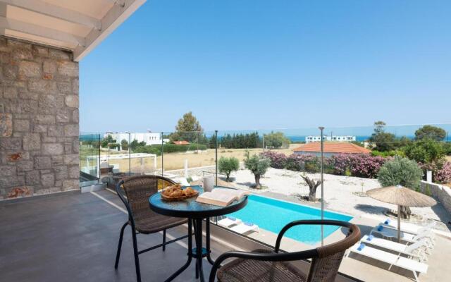 Gennadi Harmony Suites - 200 m from the sea