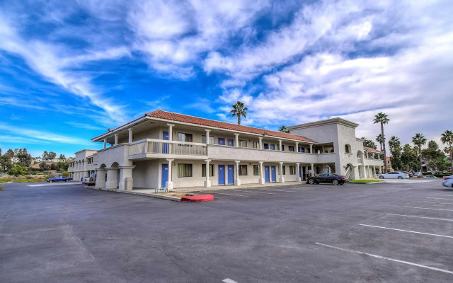 Motel 6 Carlsbad, CA Beach