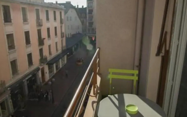 Pretty 3 rooms in the city center