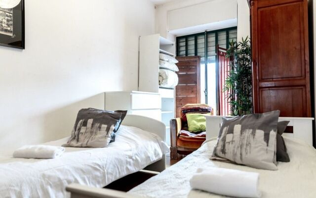 Montmartre Apartments Chagall