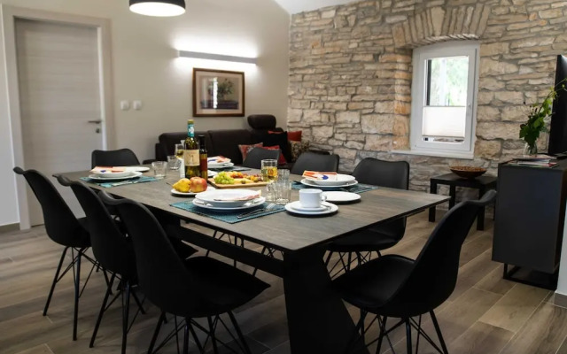 The Poolside Stone House in Bale