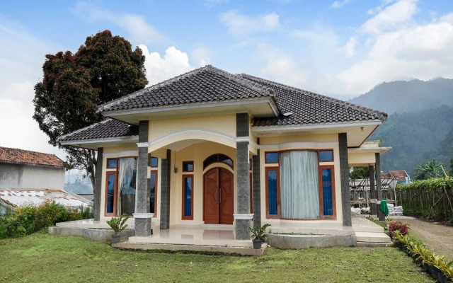 OYO Homes 91156 Eco Tourism Big Farmer Desa Kertawangi Syariah
