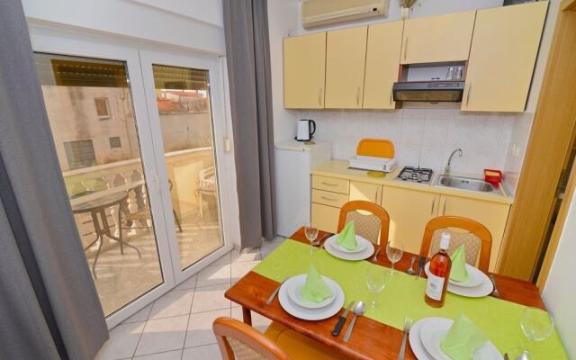 Zora - Garden Terrace and Grill - A6